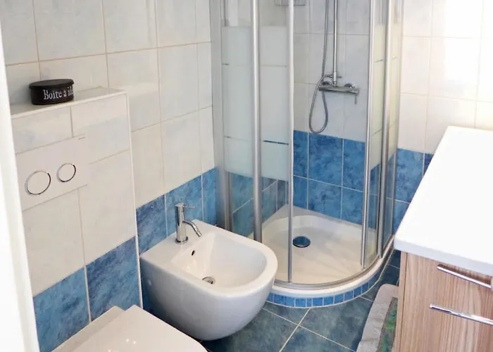 Mon Pied à Terre à *